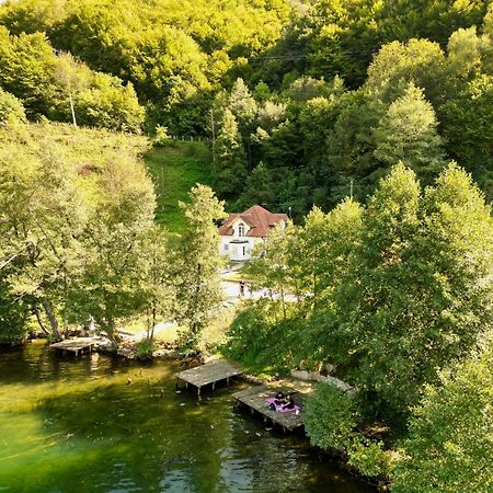 Cobras Plivsko Jezero, Jajce Villa Bagian luar foto