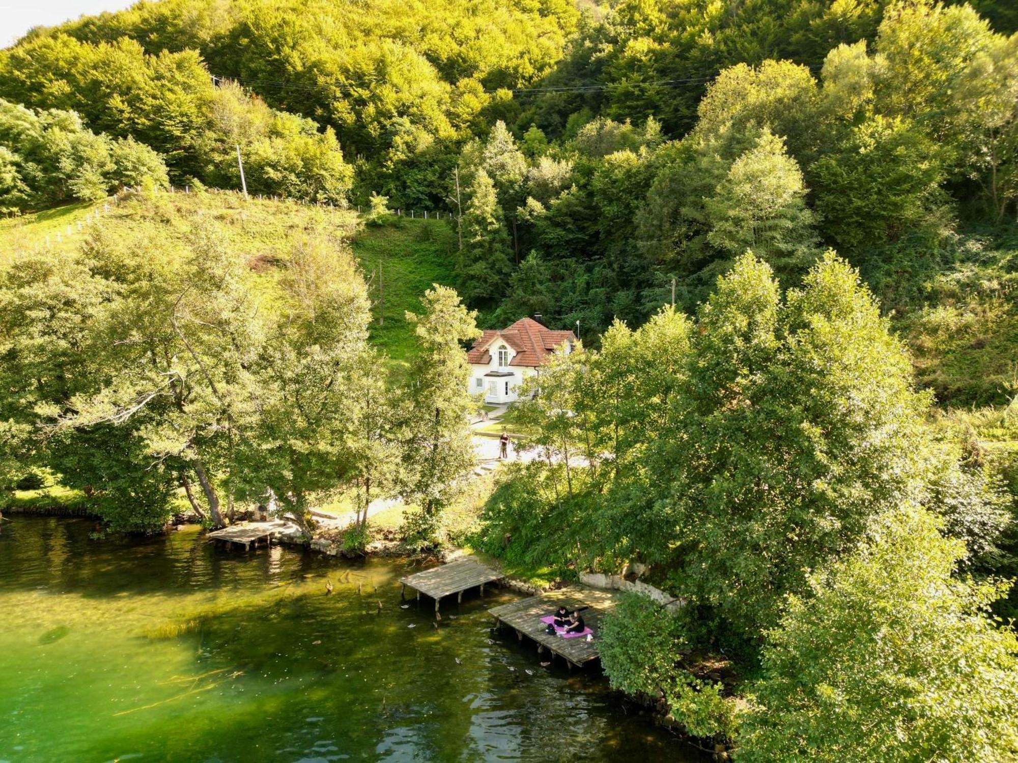 Cobras Plivsko Jezero, Jajce Villa Bagian luar foto