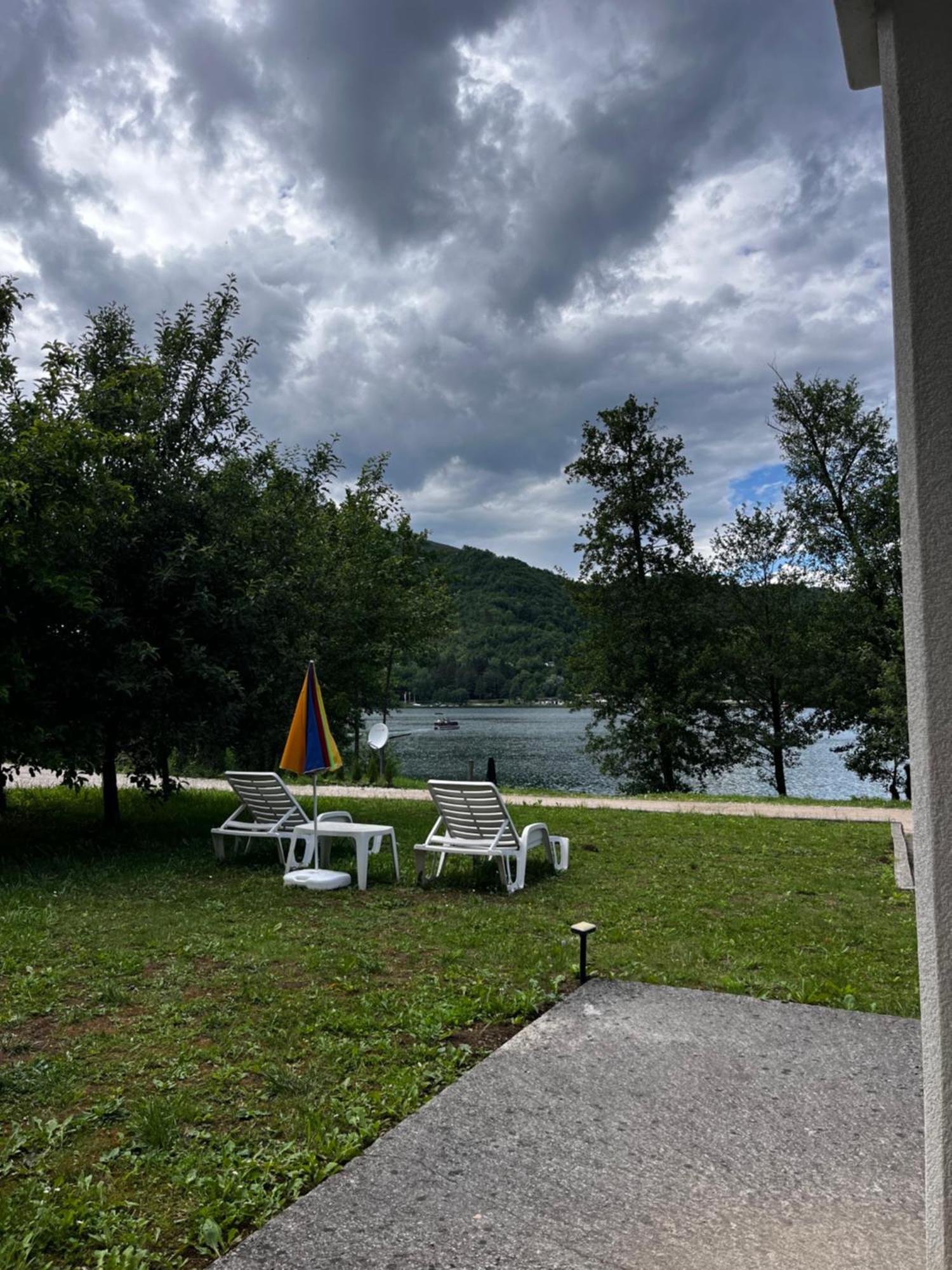 Cobras Plivsko Jezero, Jajce Villa Bagian luar foto